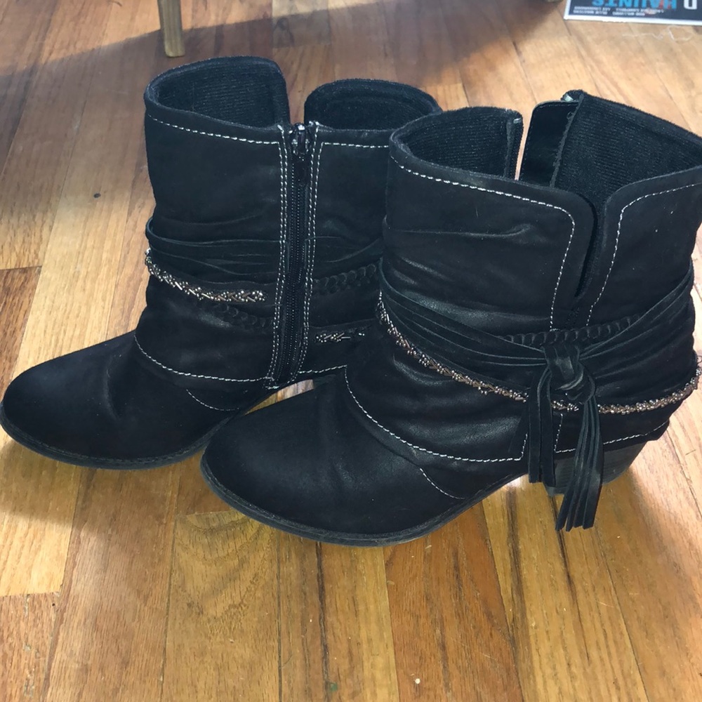 Black POP boots